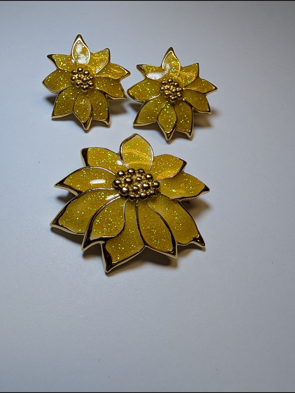 Gold-Tone Yellow Flower Brooch/Pendant and Earring Set